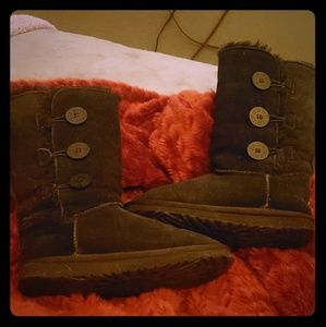 Tall Black Bailey Button Triplet II UGGS size 7